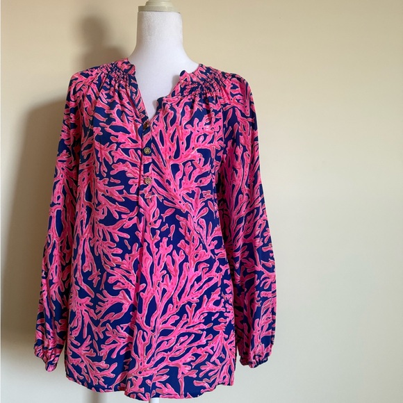 Lilly Pulitzer Tops - Lilly Pulitzer Vibrant Coral Print Elsa Blouse size medium 100% silk